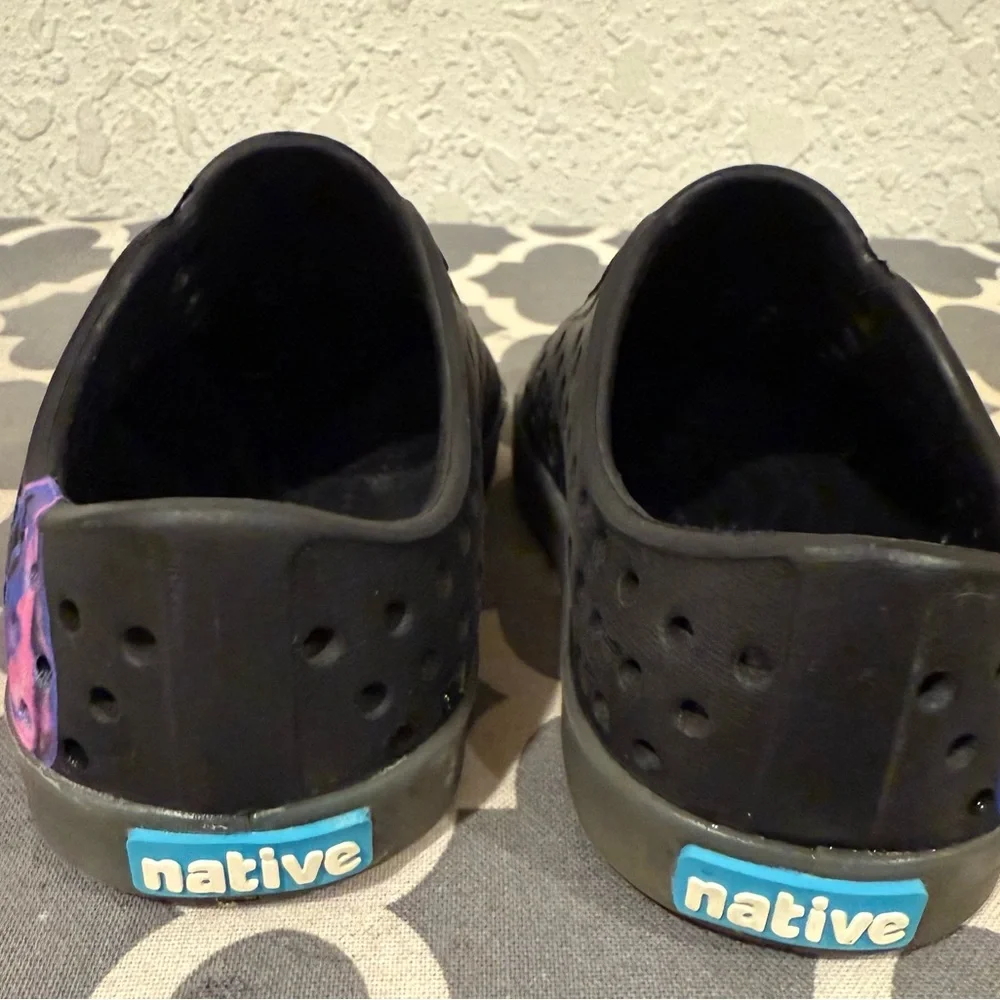 Native Jefferson Slip On Shoes Black Sneakers Water Shoes Comfort Kids Size C7